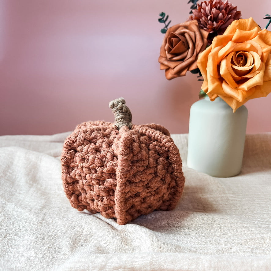 macrame pumpkin