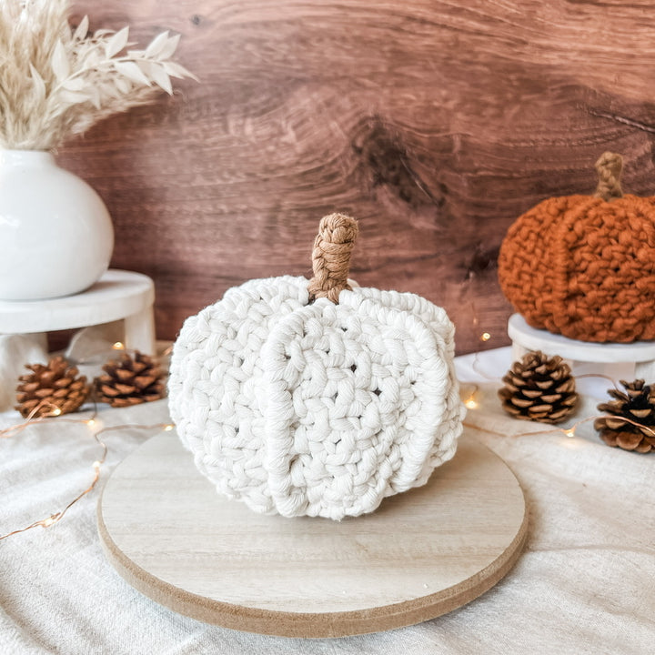 macrame pumpkin