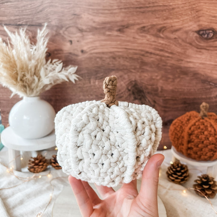 macrame pumpkin