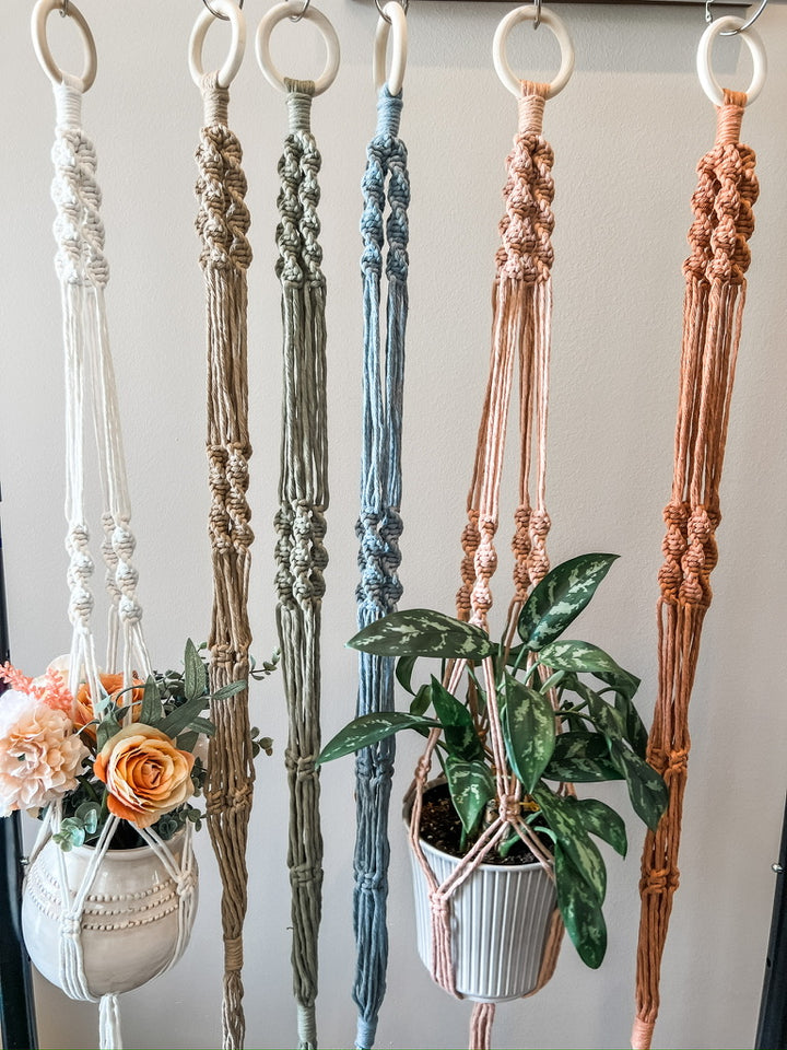 macrame plant hanger