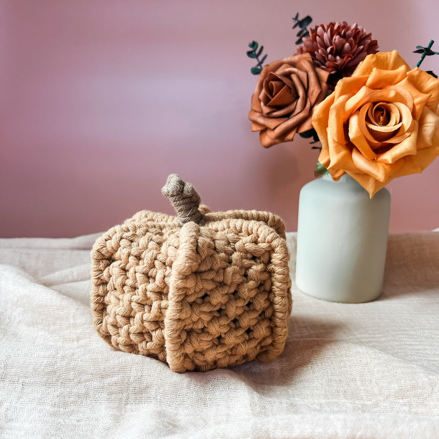 macrame pumpkin